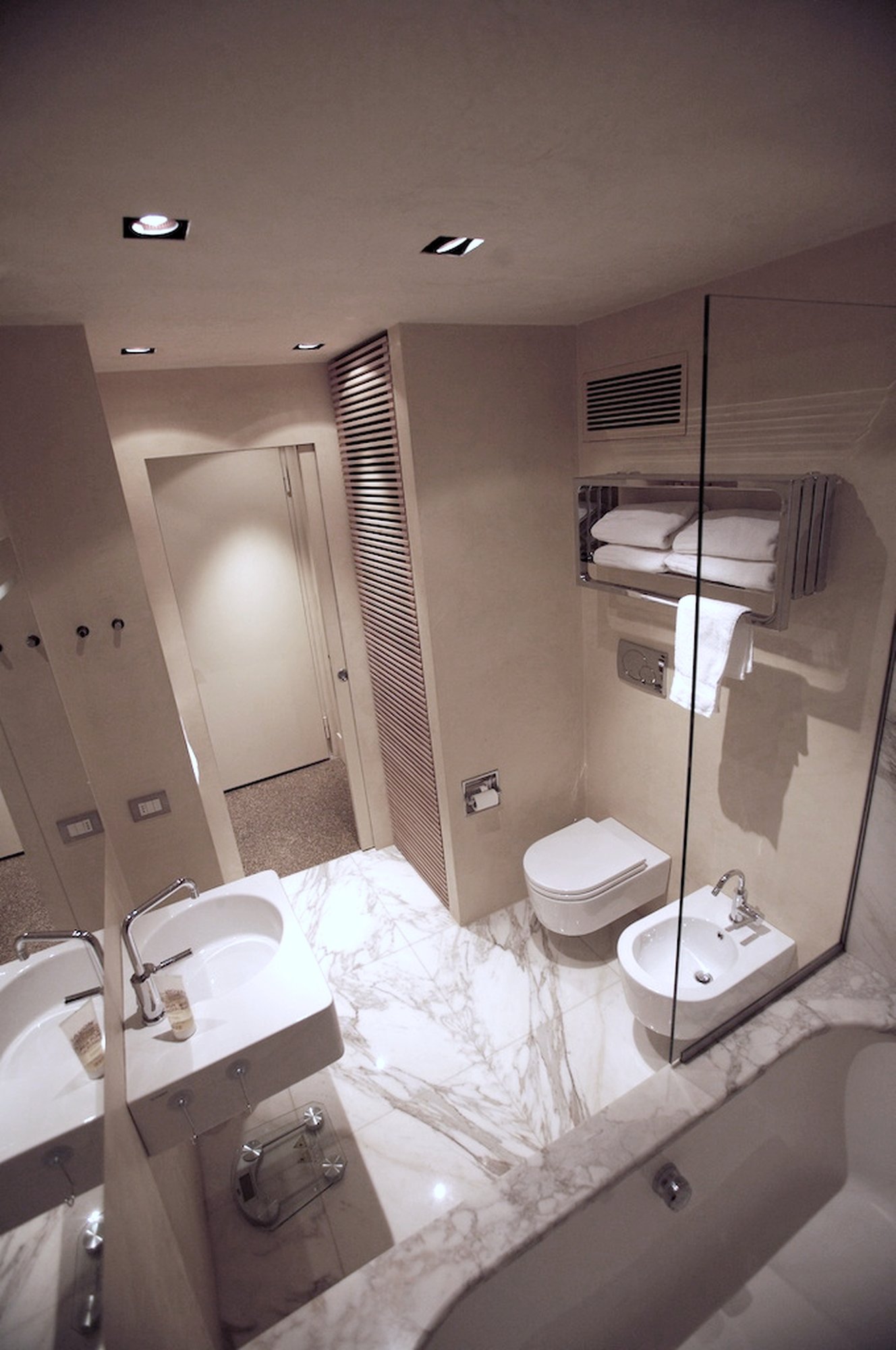 J|S studio apartment